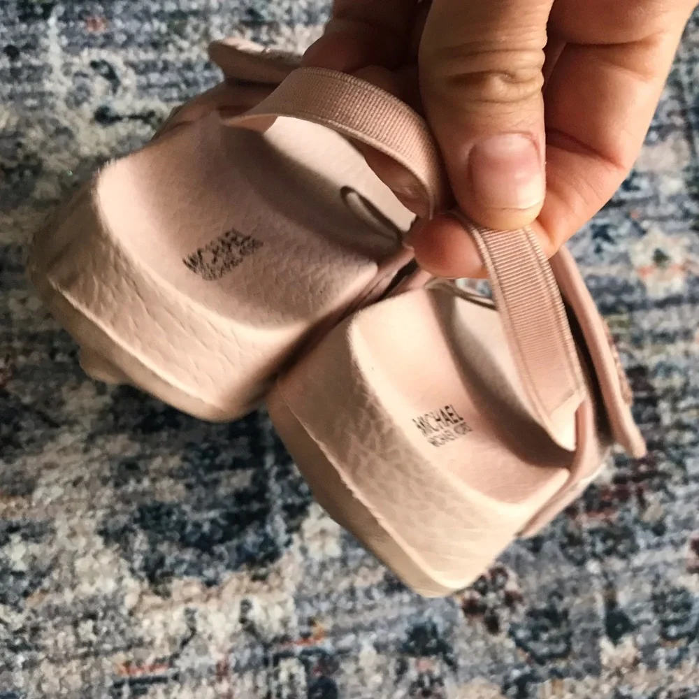 Michael Kors baby girl Velcro sandals - Picture 5 of 8